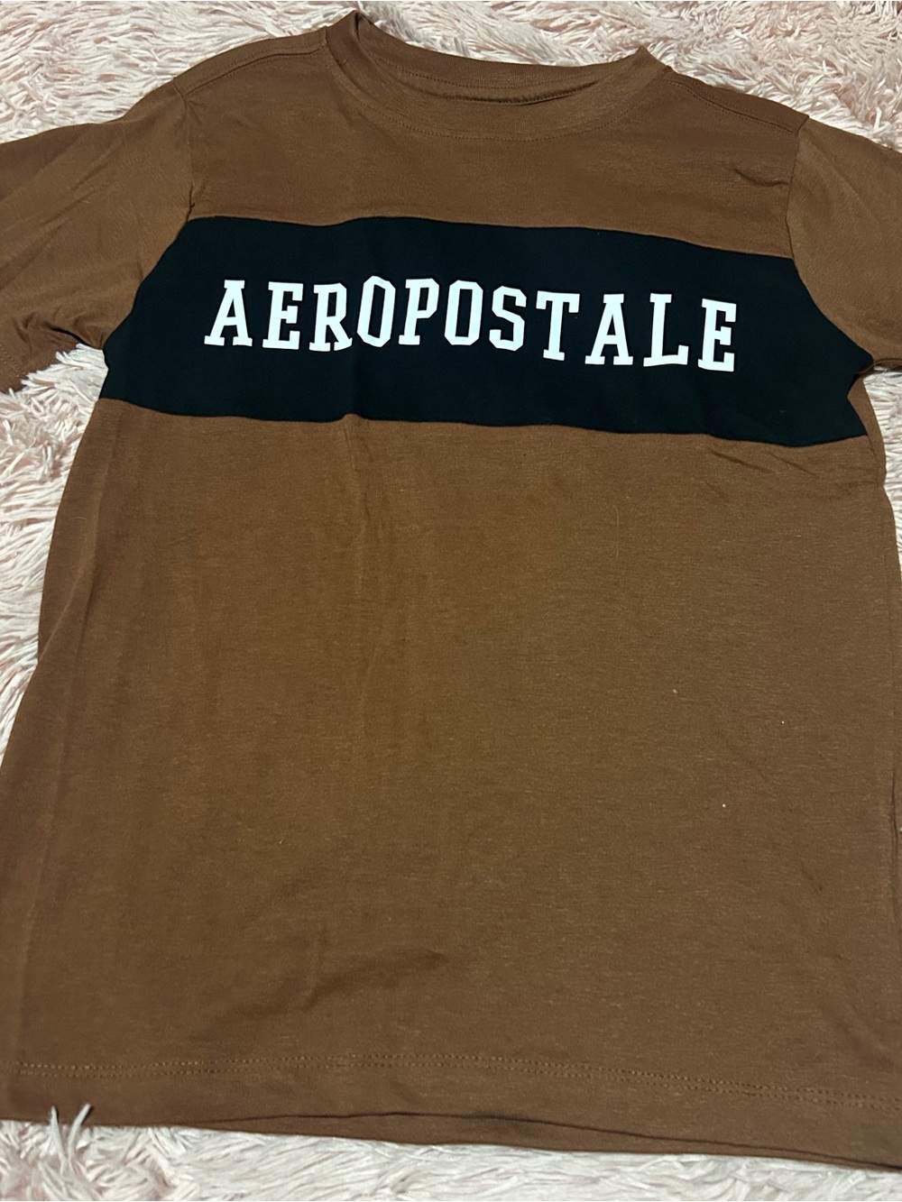 Kids Aéropostale Brown Logo Tee with Black Chest Panel size M (10/12).